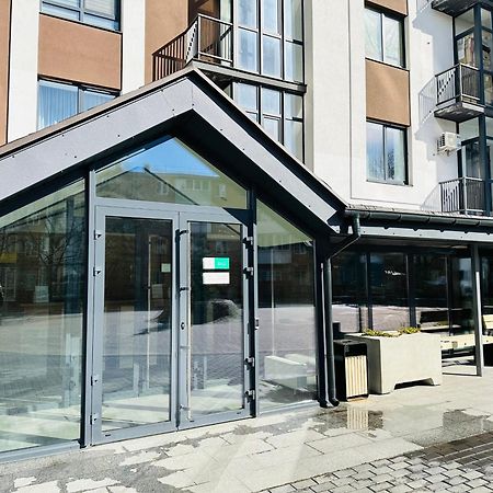 Designer Apartments In The City Center Ровно Экстерьер фото