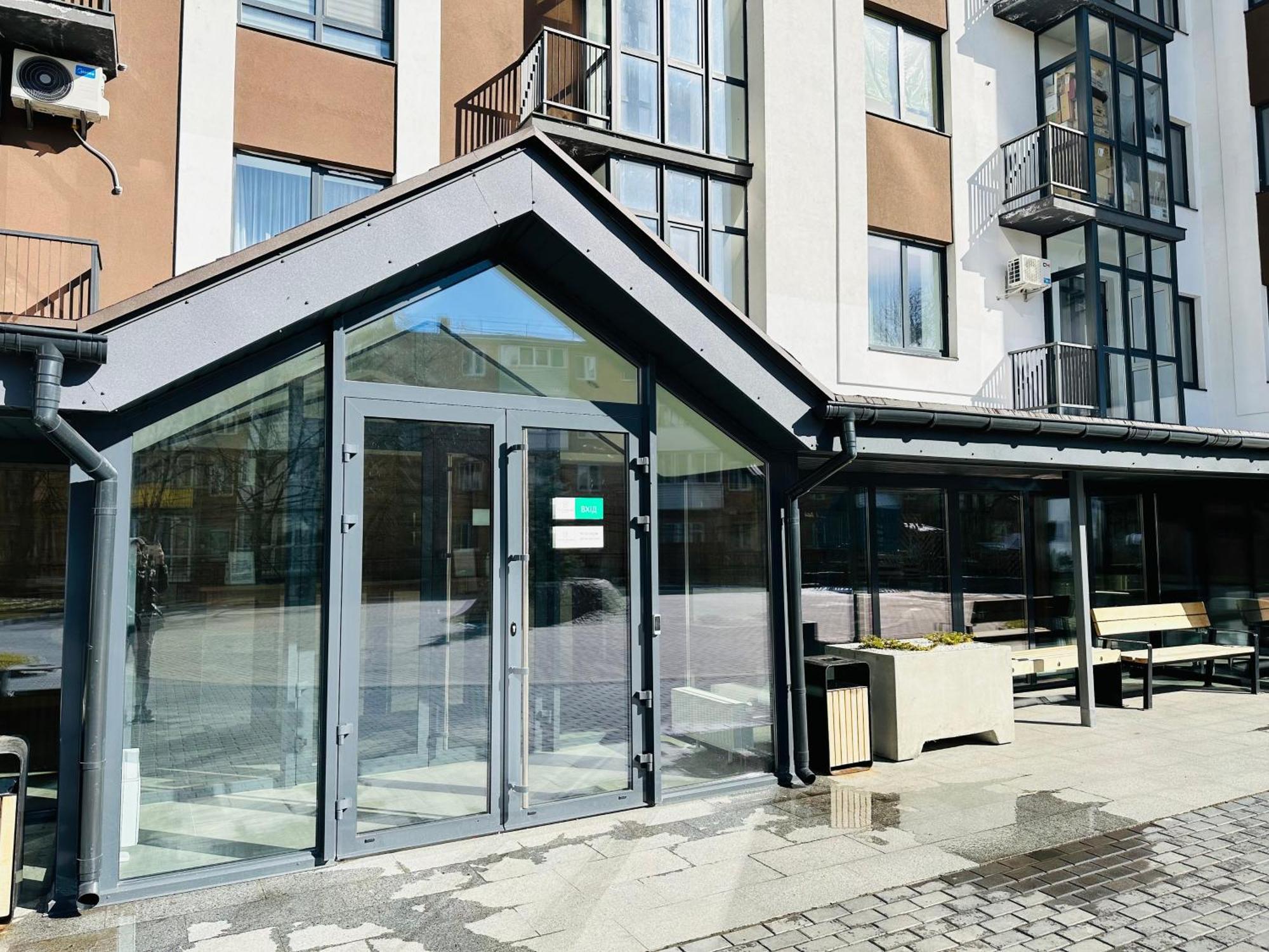 Designer Apartments In The City Center Ровно Экстерьер фото