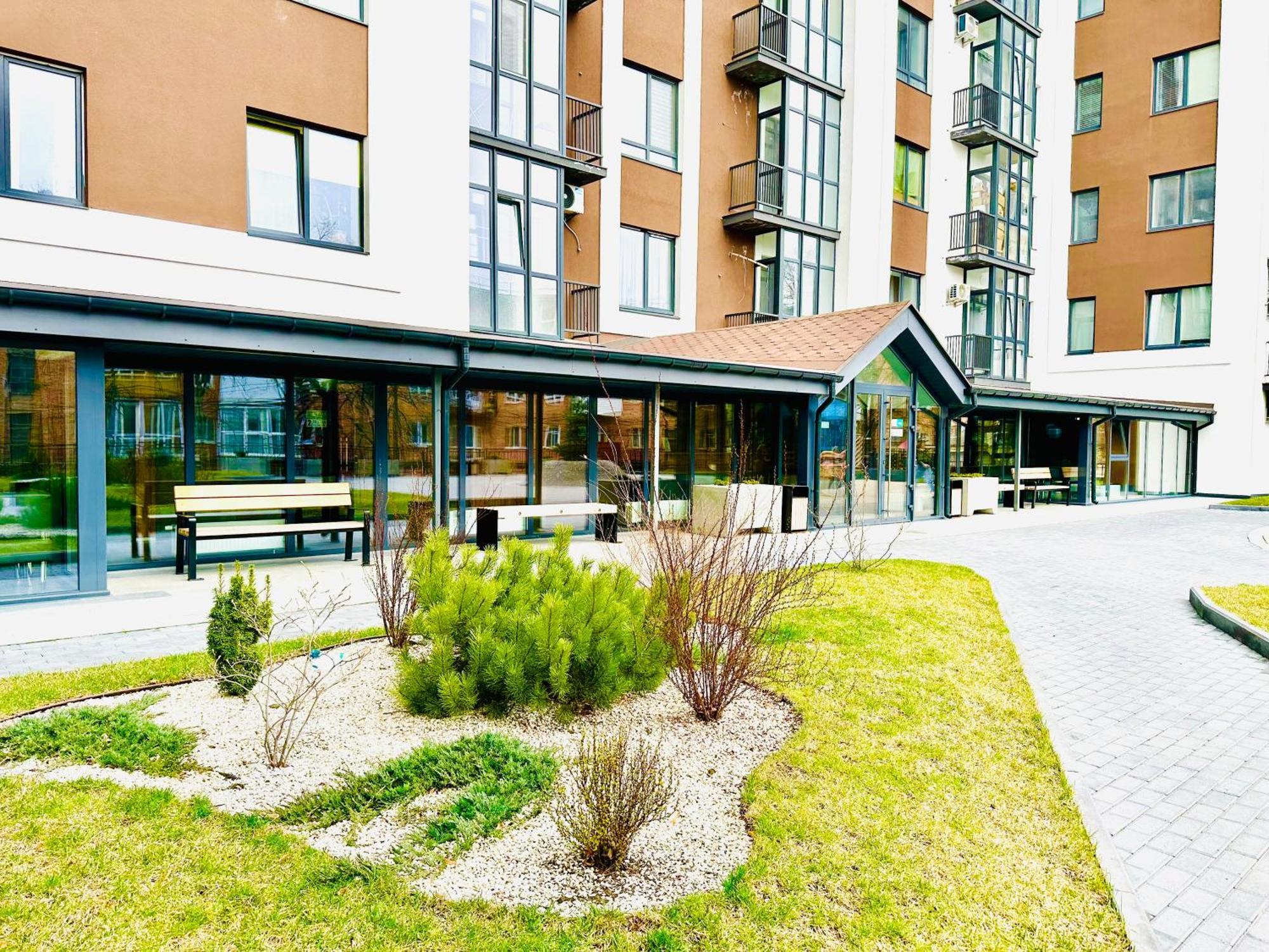 Designer Apartments In The City Center Ровно Экстерьер фото